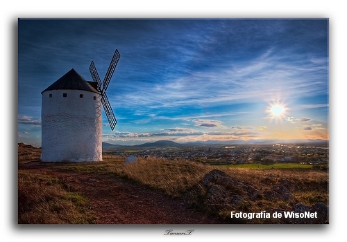 Panorámica de Herencia con molino