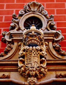 Escudo heráldico en el palacio del marqués de Perales en Madrid
