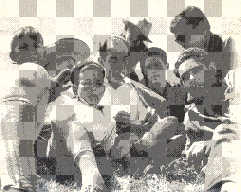 Don Hermógenes y algunos alumnos celebrando el día de San Agustín