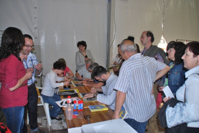 Taller en vivo del área de pintura de Herencia durante la Fiesta del Participante en Ciudad Real