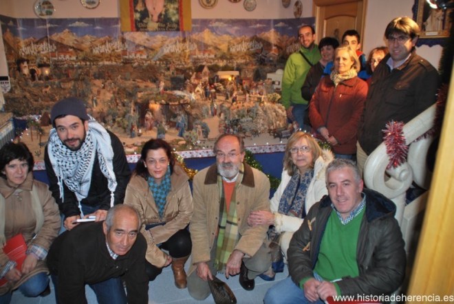 Visita del Taller de Historia Local al belén de la familia Gallego de la Sacristana