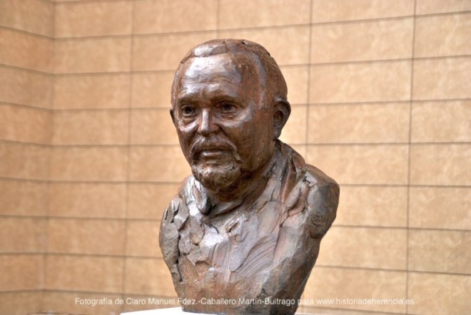 Escultura de Lopez-Arza a Jesus Madero en Herencia