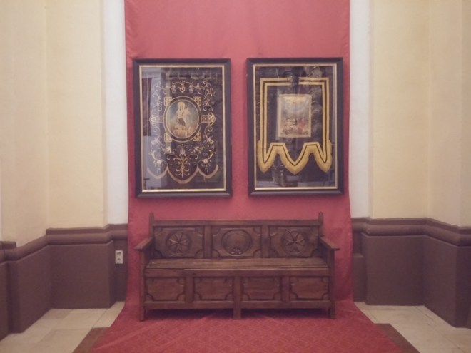 Muestra de estandartes y arcón de ánimas del carnaval de Herencia