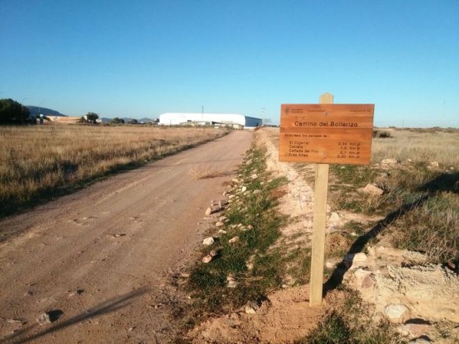 Nueva señalización con el nombre de los caminos de Herencia